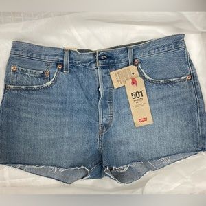 LEVI’S 501, women’s mid rise shorts, non-stretch 32 with a button fly, NWT!